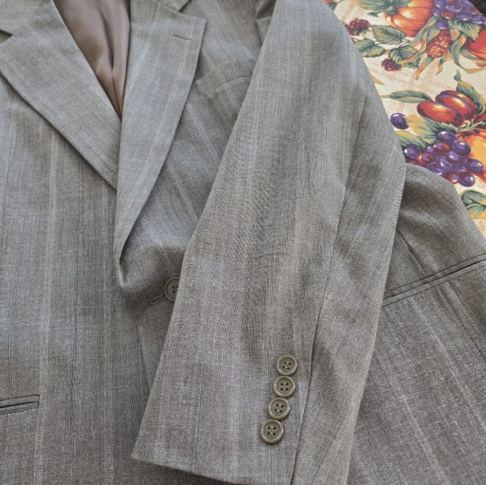 Men suit - Picture 12 of 15